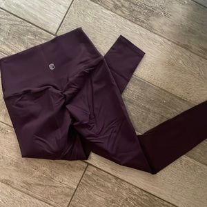 Born Primitive plum leggings